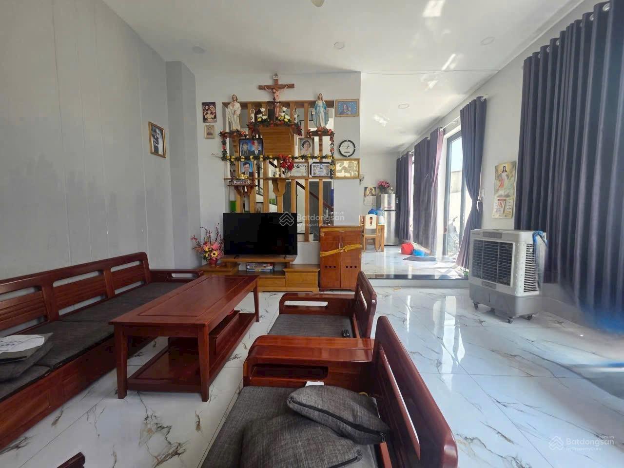 Nhà 1 trệt 2 lầu có 4PN 5WC, căn góc 130m2 full thổ cư Ngang gần 8m Khu dân trí cao giá hơn 8 tỷ