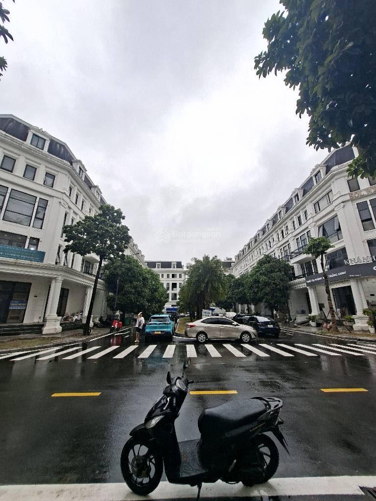 Bán biệt thự hàng hiếm tại Tân Mai, Hoàng Mai, Hà Nội, giá siêu hời 32,5 tỷ, 95m2 Bán biệt thự hàng hiếm tại Tân Mai, Hoàng Mai, Hà Nội, giá siêu hời 32,5 tỷ, 95m2