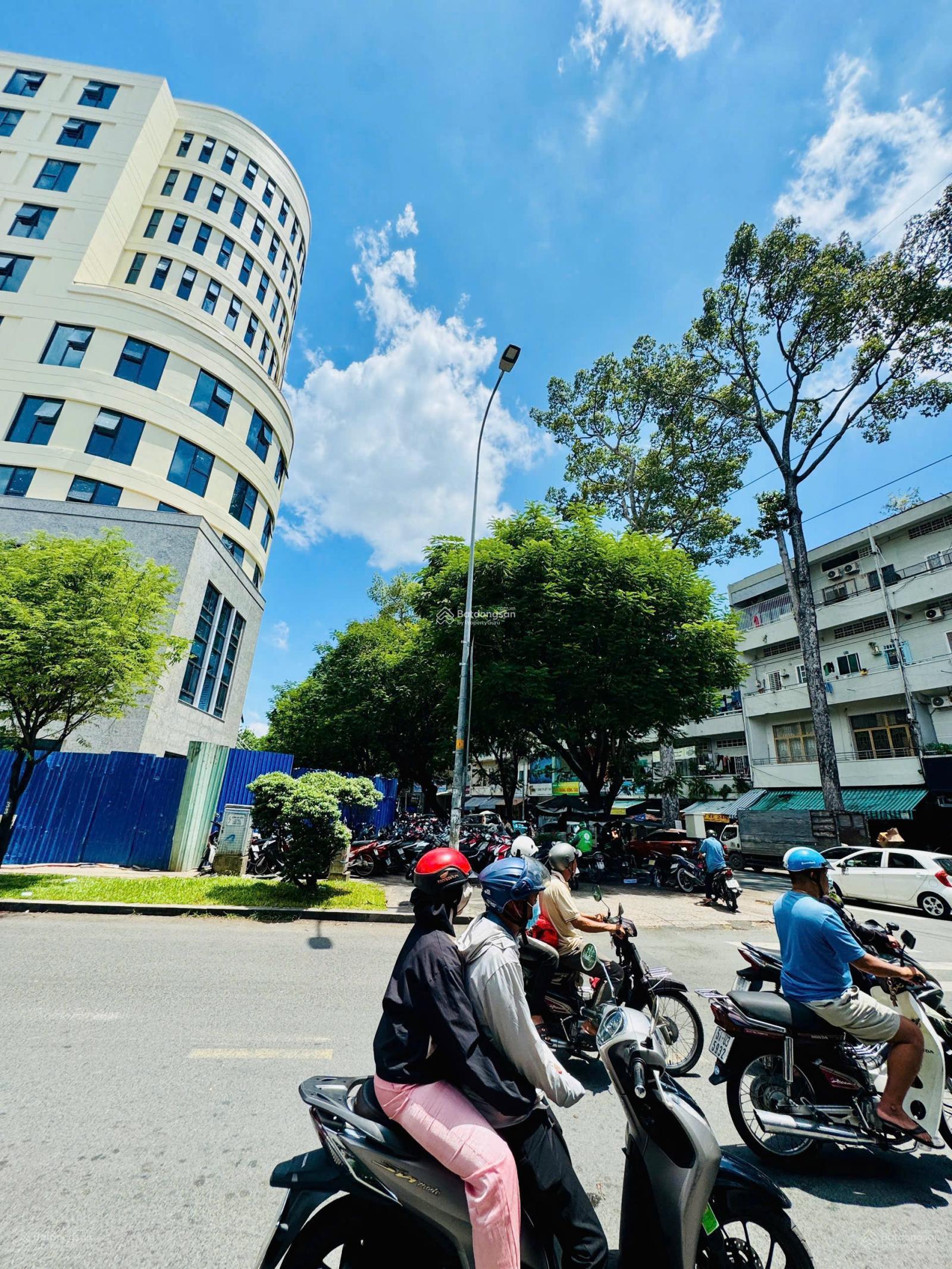 Đất giảm 40 tỷ | Mặt tiền Hùng Vương Quận 5 | 14.5m x 36m = 457m² | Giá bán nhanh 160 tỷ Đất giảm 40 tỷ | Mặt tiền Hùng Vương Quận 5 | 14.5m x 36m = 457m² | Giá bán nhanh 160 tỷ