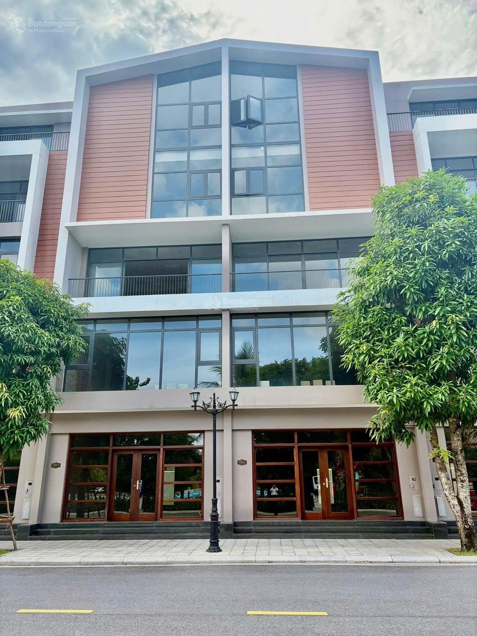 Bán liền kề 56 m2 Phố Biển, cạnh biển hồ, sông Venice, chung cư MIK, sổ lâu dài