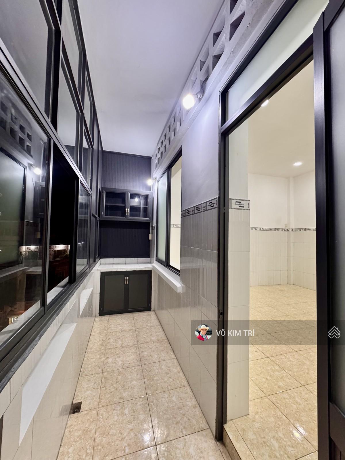 CC Đặng Dung SHR 1PN 2WC dòng tiền 7tr giá 2,6tỷ LH: 0983 456 *** Mr. Trí CC Đặng Dung SHR 1PN 2WC dòng tiền 7tr giá 2,6tỷ LH: 0983 456 *** Mr. Trí