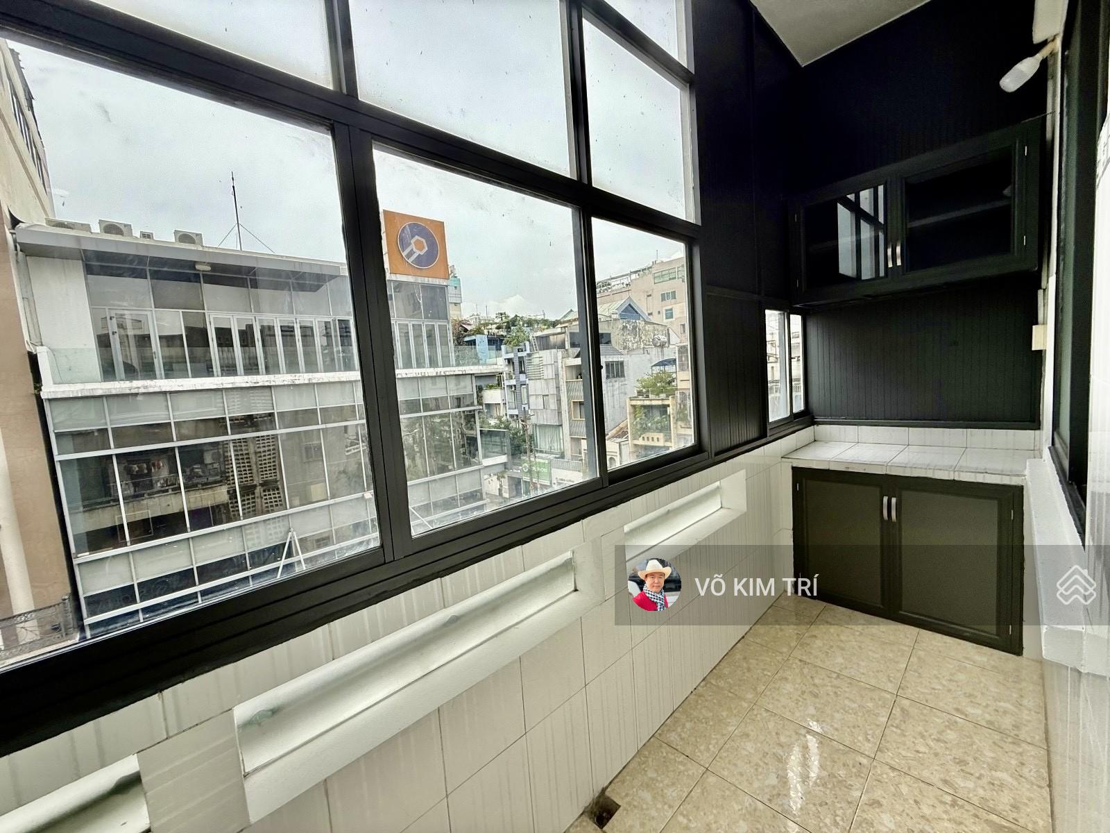 CC Đặng Dung SHR 1PN 2WC dòng tiền 7tr giá 2,6tỷ LH: 0983 456 *** Mr. Trí CC Đặng Dung SHR 1PN 2WC dòng tiền 7tr giá 2,6tỷ LH: 0983 456 *** Mr. Trí