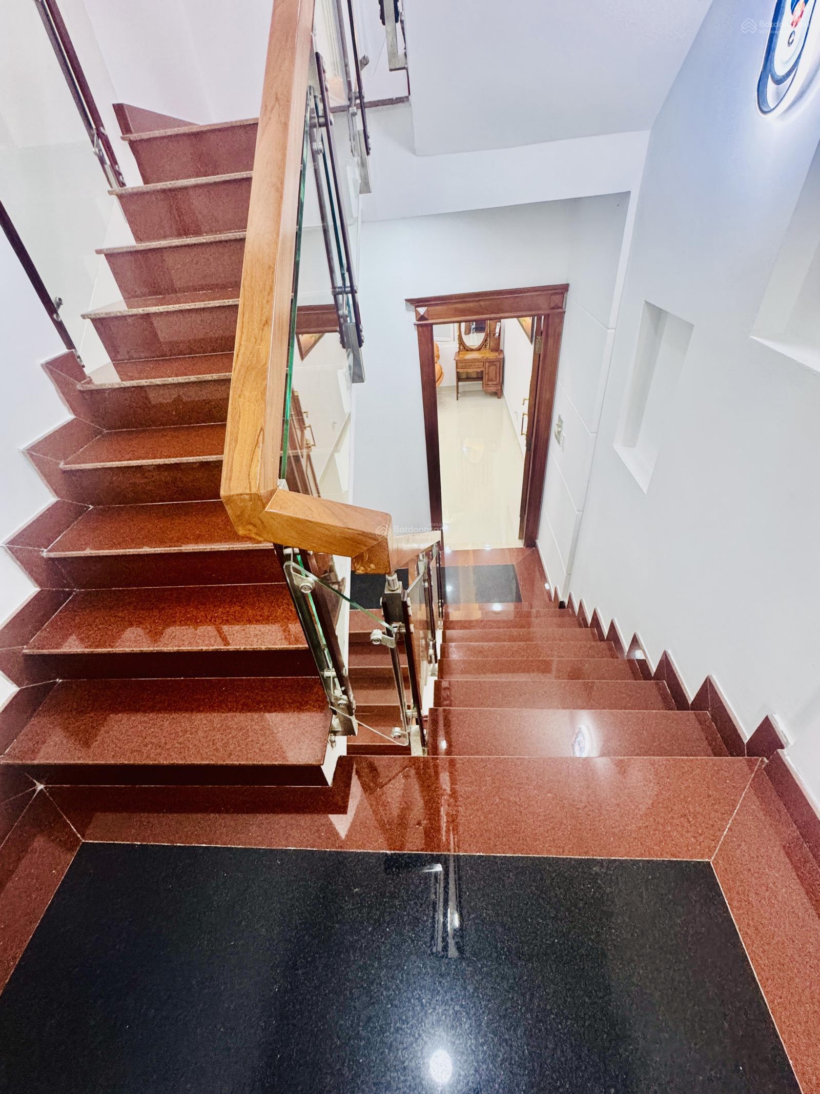 Biệt thự mini 5 tầng, hẻm xe hơi thông KD 6m, 5x21m, Nguyễn Tư Giản, tặng full nội thất sát sân bay