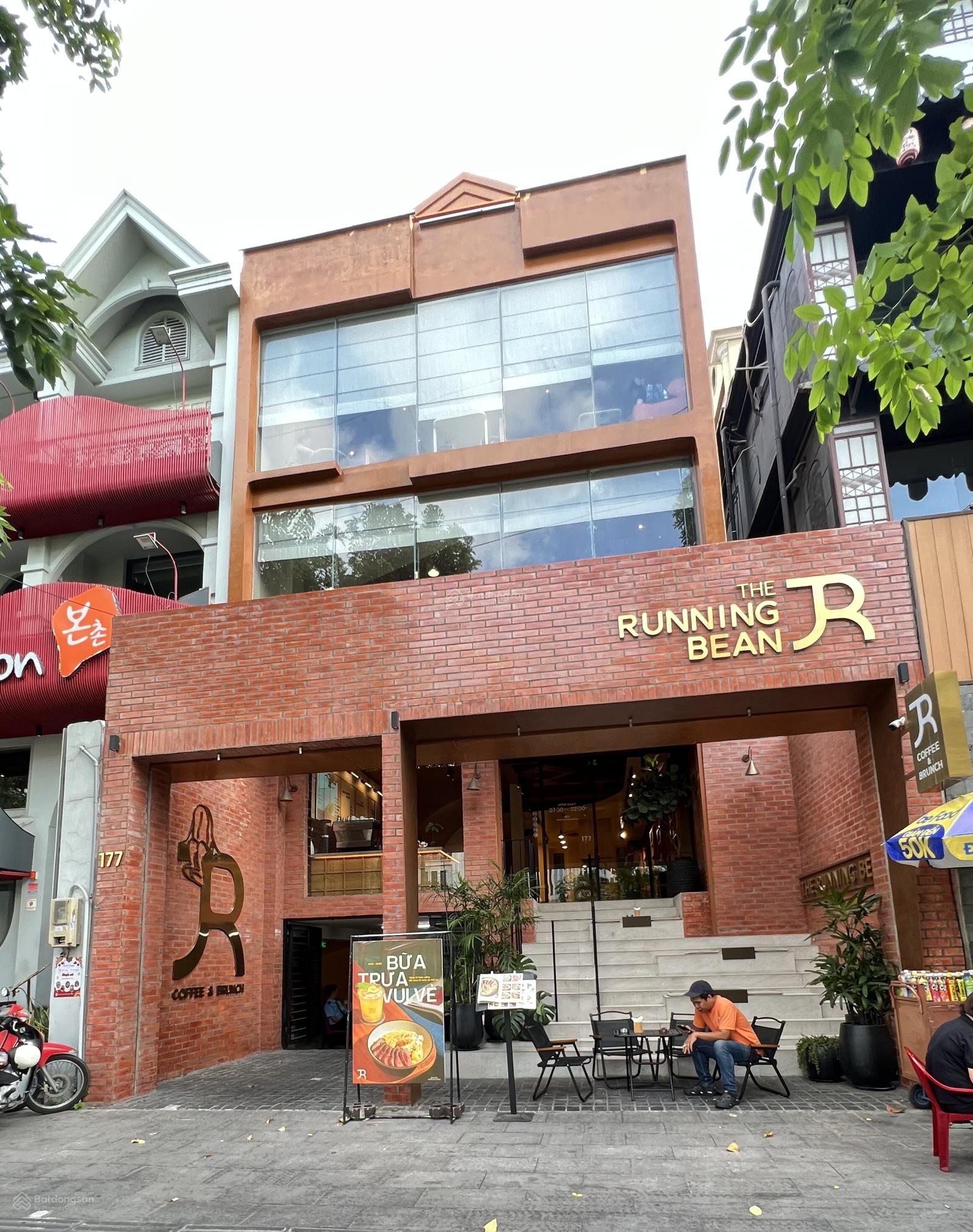 Bán nhà mặt tiền Phố Ẩm Thực Khu Phan Xích Long - 8x18m - XD 4 Tầng - giá 42 tỷ