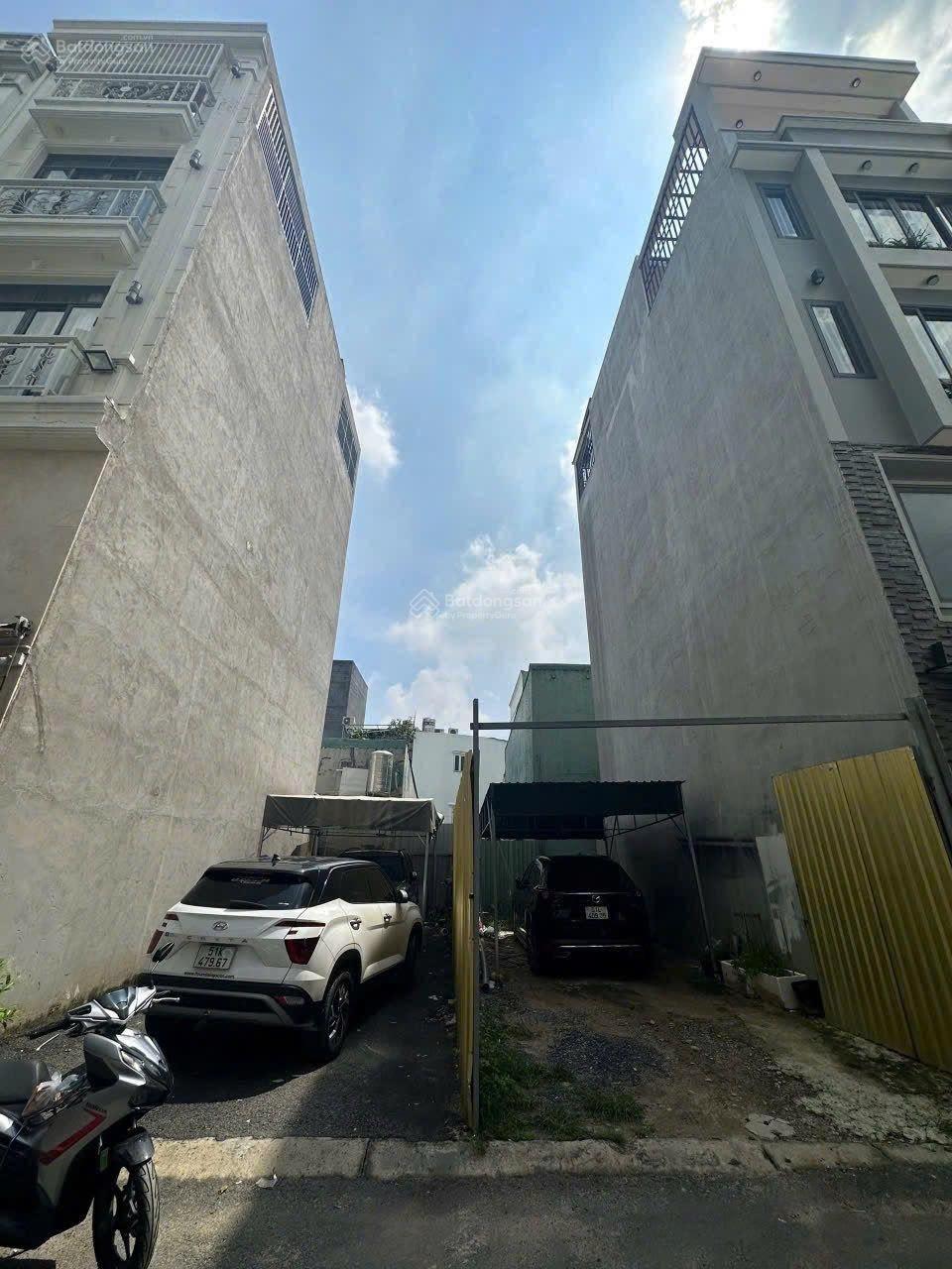 Bán Khuôn Đất Đẹp 4x16m Vuông Vức Hẻm Xe Tải Ngay Trường Hutech Ung Văn Khiêm Cách Hẻm 8m Chỉ 15m