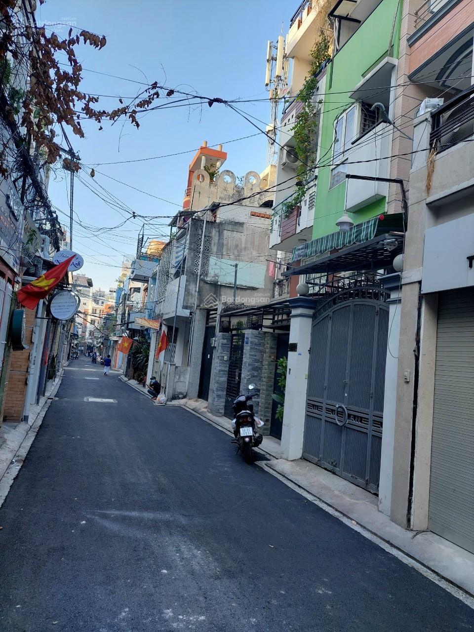 Bán Khuôn Đất Đẹp 4x16m Vuông Vức Hẻm Xe Tải Ngay Trường Hutech Ung Văn Khiêm Cách Hẻm 8m Chỉ 15m Bán Khuôn Đất Đẹp 4x16m Vuông Vức Hẻm Xe Tải Ngay Trường Hutech Ung Văn Khiêm Cách Hẻm 8m Chỉ 15m