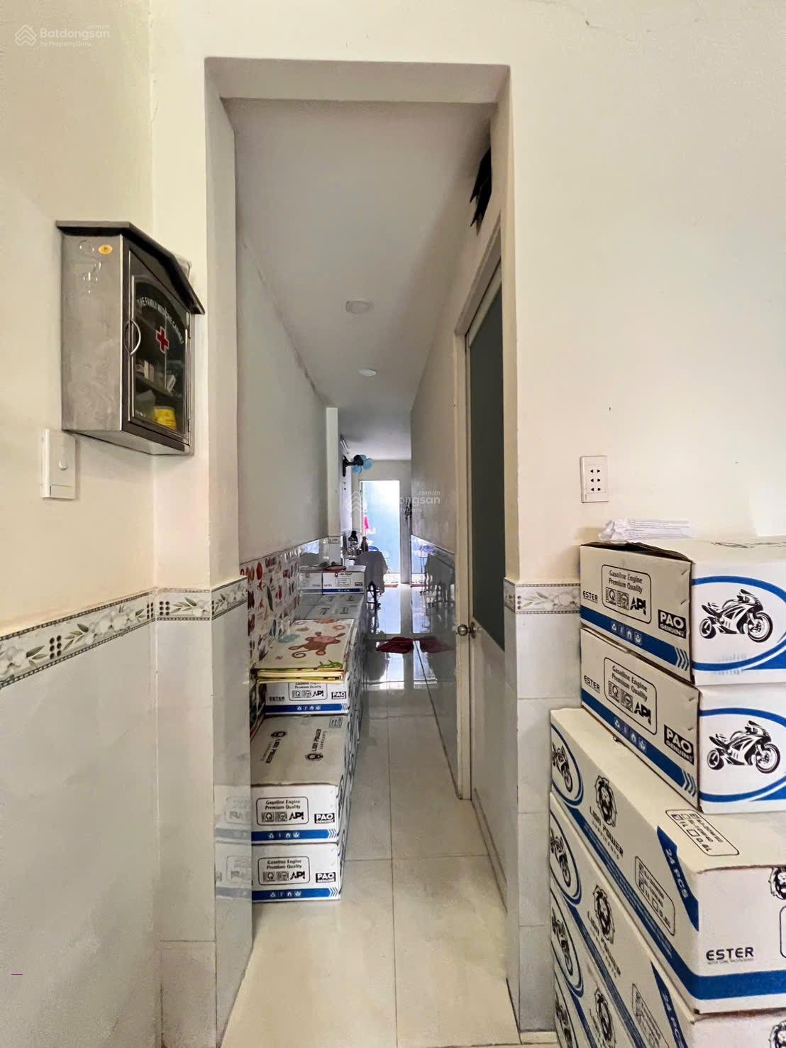 Nhà 4.690 tỷ, 3 phòng ngủ, đường Vườn Lài, hẻm thông, có phòng ngủ dưới trệt