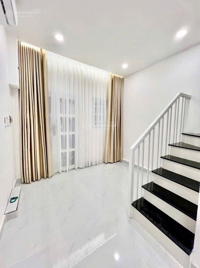 Q1, chỉ 3 tỷ 550tr nhà mới ở ngay, 2 tầng, 3 x 6m1, Không Quy Hoạch