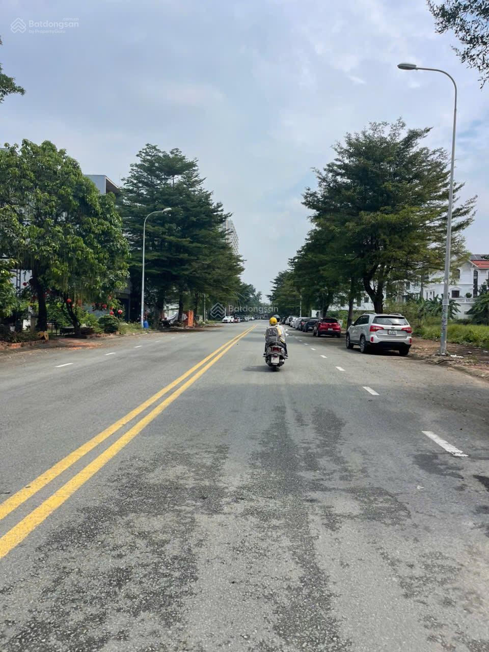 Bán nhanh 240m Ngang 12m trục D1 rộng 25m khu Nam Long giá 107 tr/m