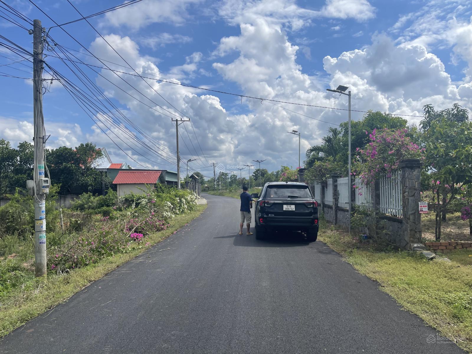 Chủ cần bán lô đất xã Bàu Lâm, 1000m2 phủ hồng, sổ hồng, giá đầu tư. Lh: 0943 138 ***