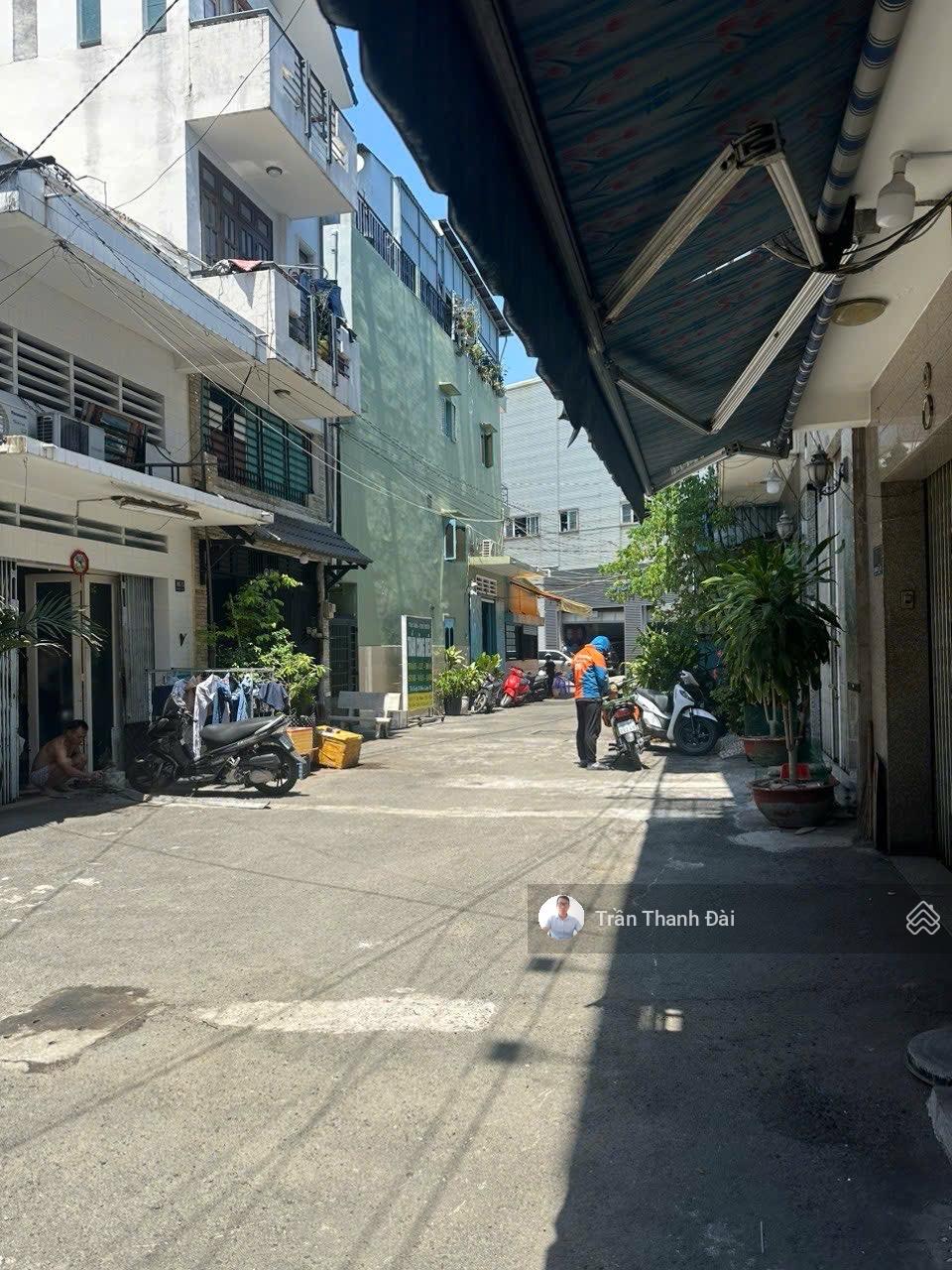 Nhà bán 4 tầng - 4 x 13m DT sàn: 152m2 hẻm xe ô tô đậu trong nhà đường Dạ Nam P3 Q8 Sổ hồng HC đủ