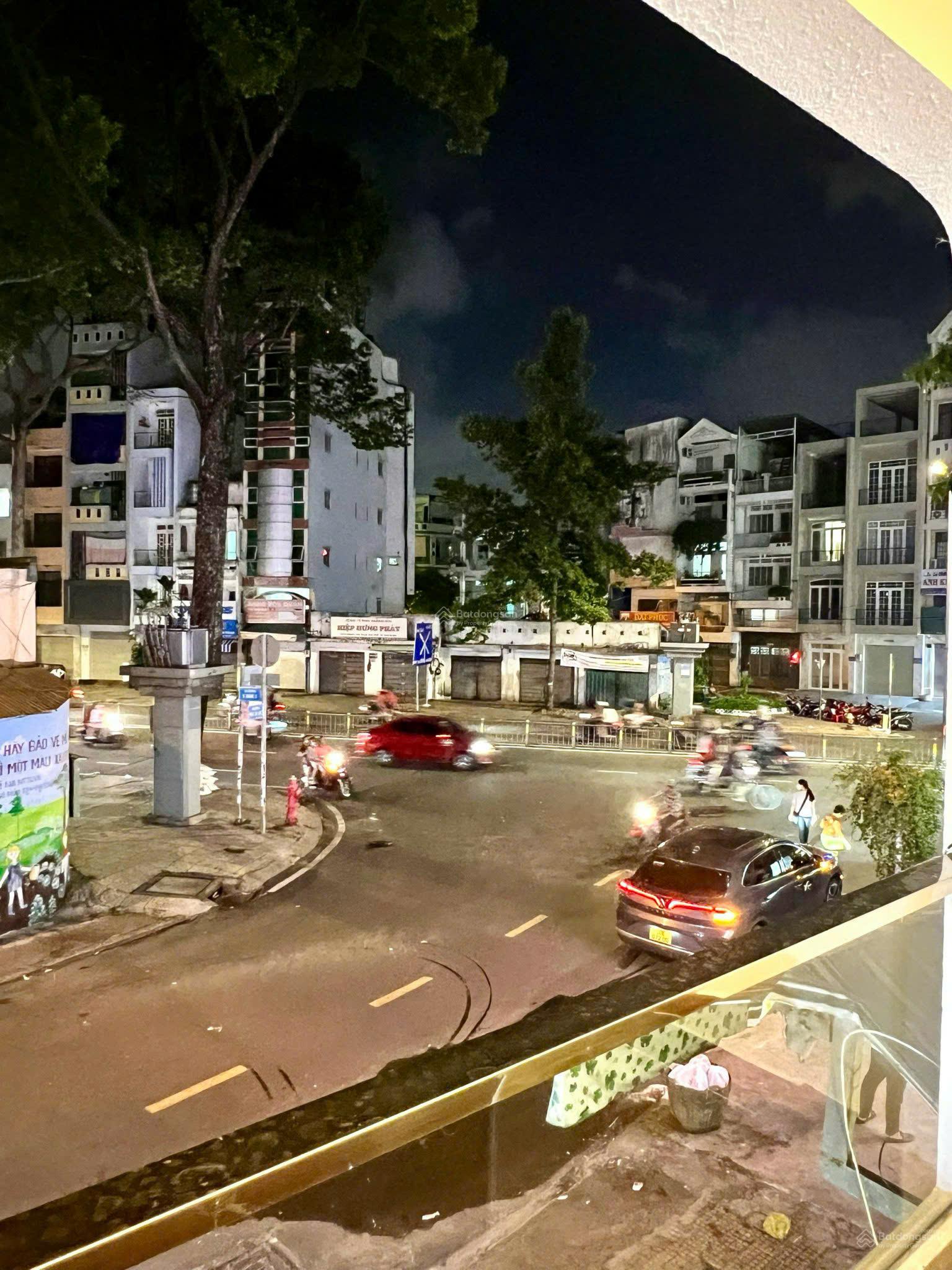 Bán nhà mặt tiền đường Phan Xích Long 68,4m2, 2tầng, 13tỷ/tl, p16. Q11