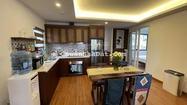 Tòa nhà 8 tầng quận Tây Hồ mới cho 8 căn hộ cho Tây thuê cao cấp cần bán