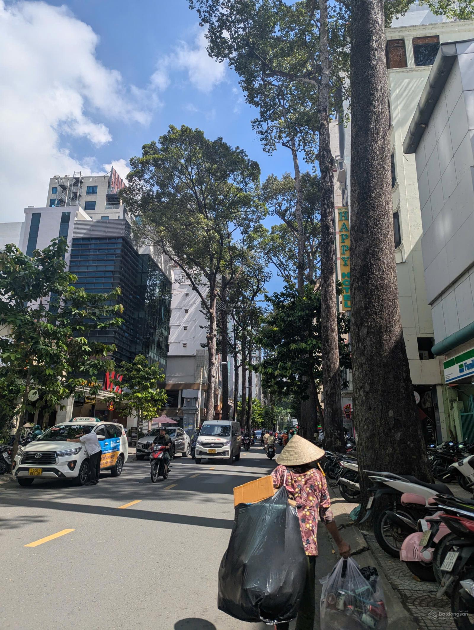 Mặt Tiền 40-42 Bùi Thị Xuân, P. Bến Thành, Q.1, DT: 8,6x20m Hầm 8 Lầu ,40 Phòng ,HĐ Thuê 480tr/th.