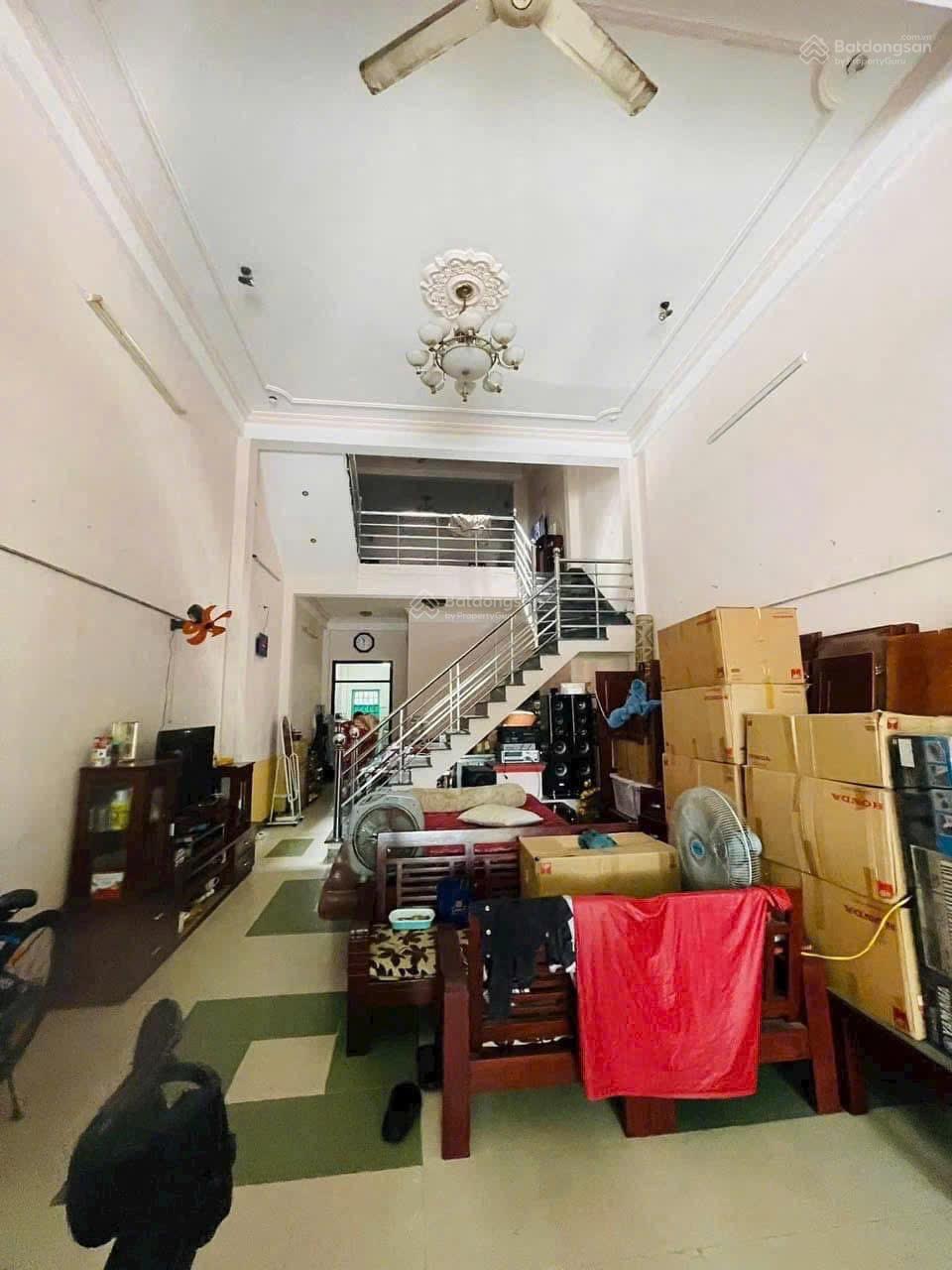 Nhà 5 tầng mt Nguyễn Đức Trung . Thanh Khê . Diện tích 100m2 , vị trí đẹp sát ngã tư Đỗ Ngọc Du