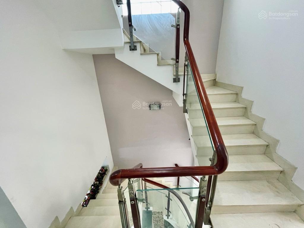 BÁN NHÀ TÂN BÌNH - GẦN MẶT TIỀN CÁCH 20M - 4PN LỚN NHÀ HIỆN ĐẠI - SỔ ĐẸP .