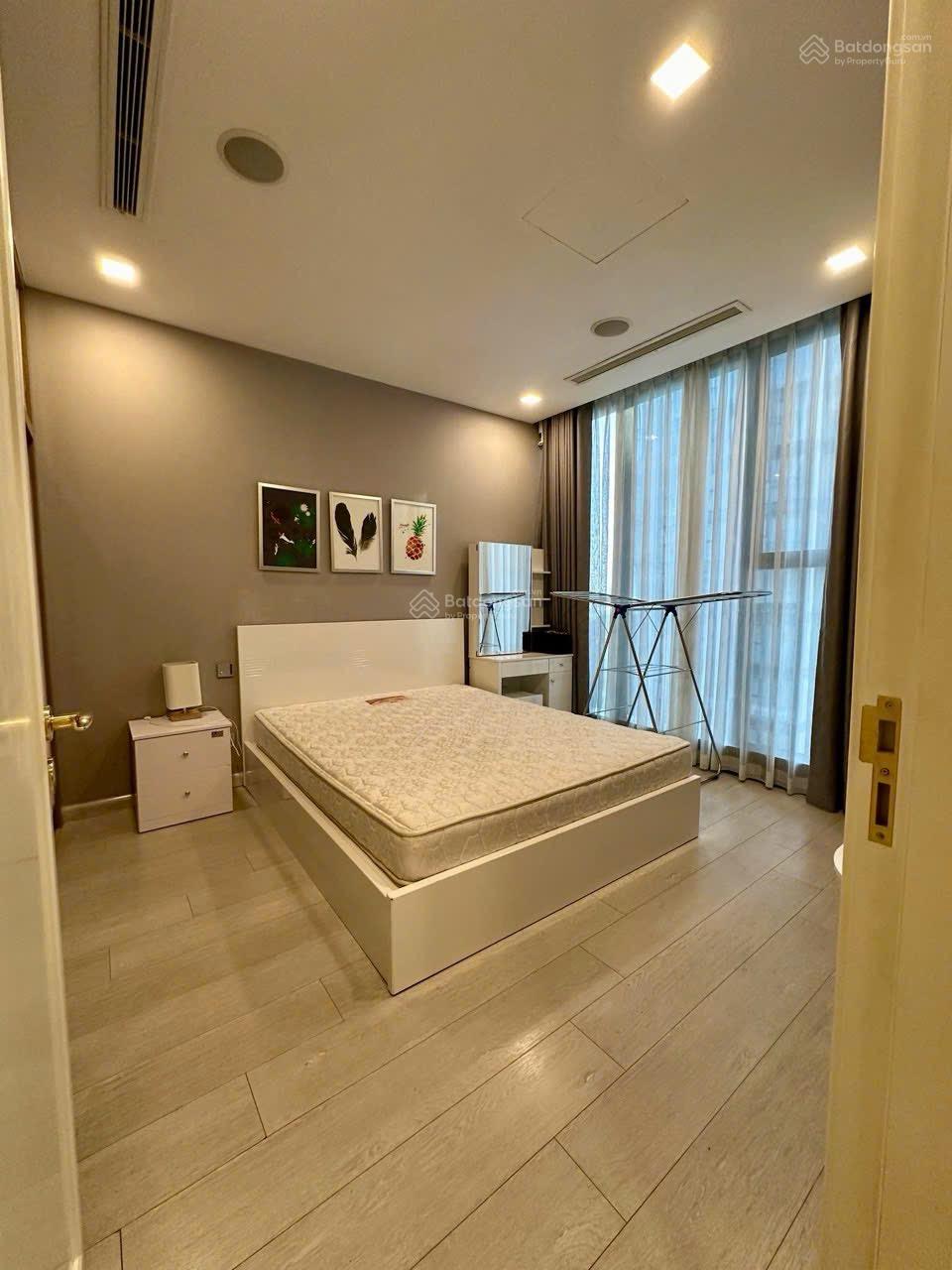 Bán nhanh 1PN view sông giá 9.6tỷ có sẵn HDT 20tr/tháng thương lượng 0937 600 ***