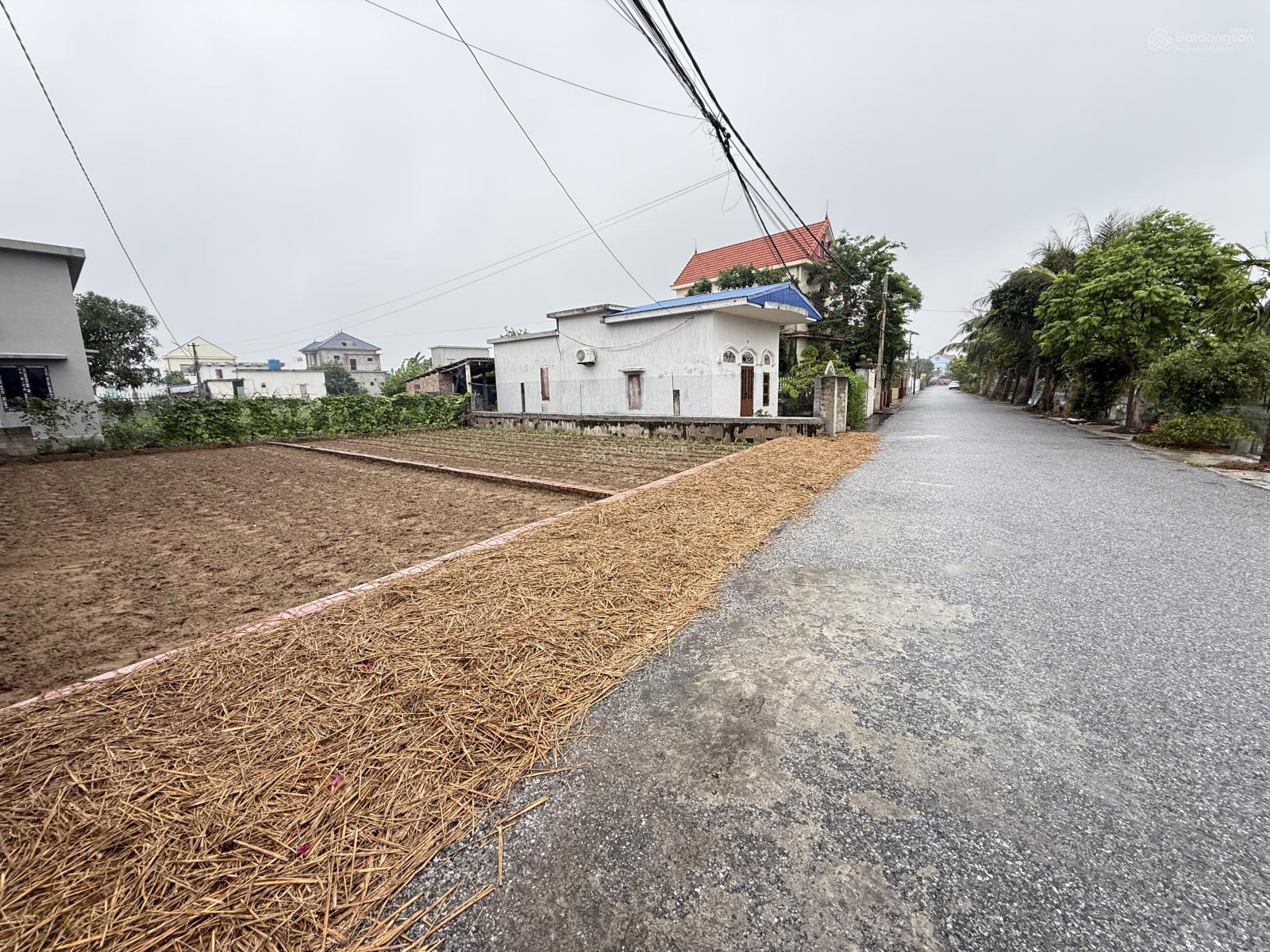 chỉ từ 8 triệu/m2 bán 130m2 mặt tiền 8m Gần KCN Vsip và Flamingo full cư