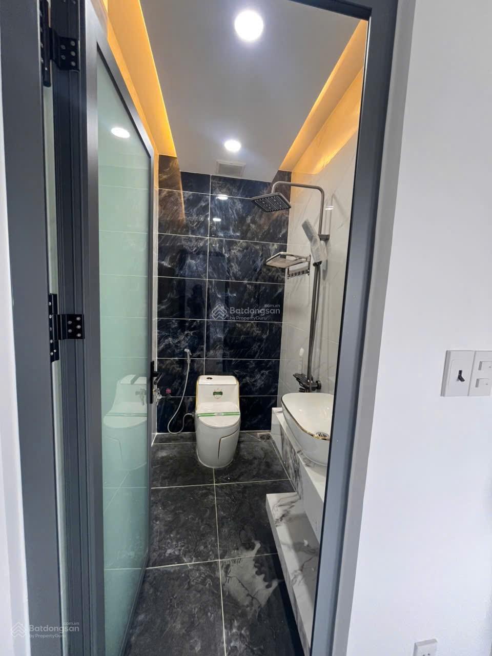 Bán nhà đường 18B_ Mã Lò, Bình Tân: 4.5mx14m đúc 1 lửng 3 lầu