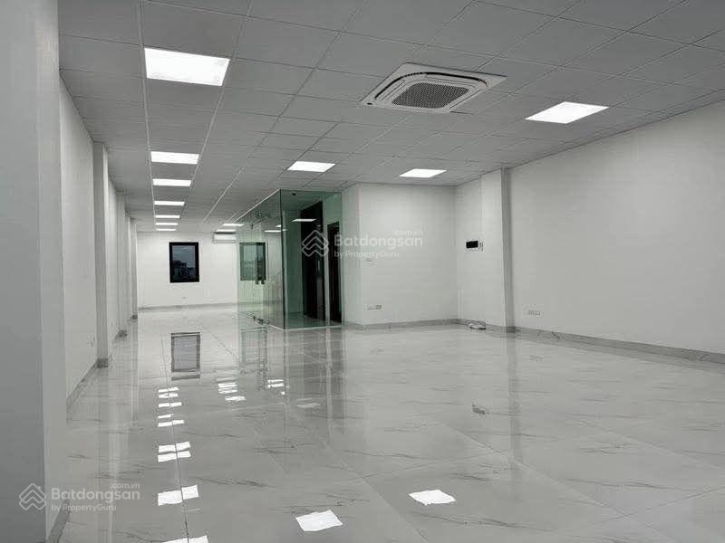 Bán gấp tòa nhà văn phòng Vạn Phúc, 7 tầng, thang máy, có hầm, DT 85m2 - MT: 8,5m