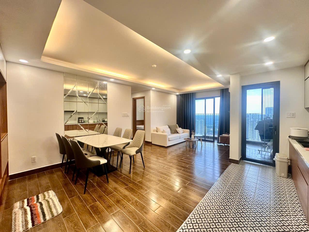 Cần cho thuê căn hộ 3PN 95m2 Lavida Plus Phú Mỹ Hưng, đầy đủ nội thất, nhà mới. LH xem nhà ngay