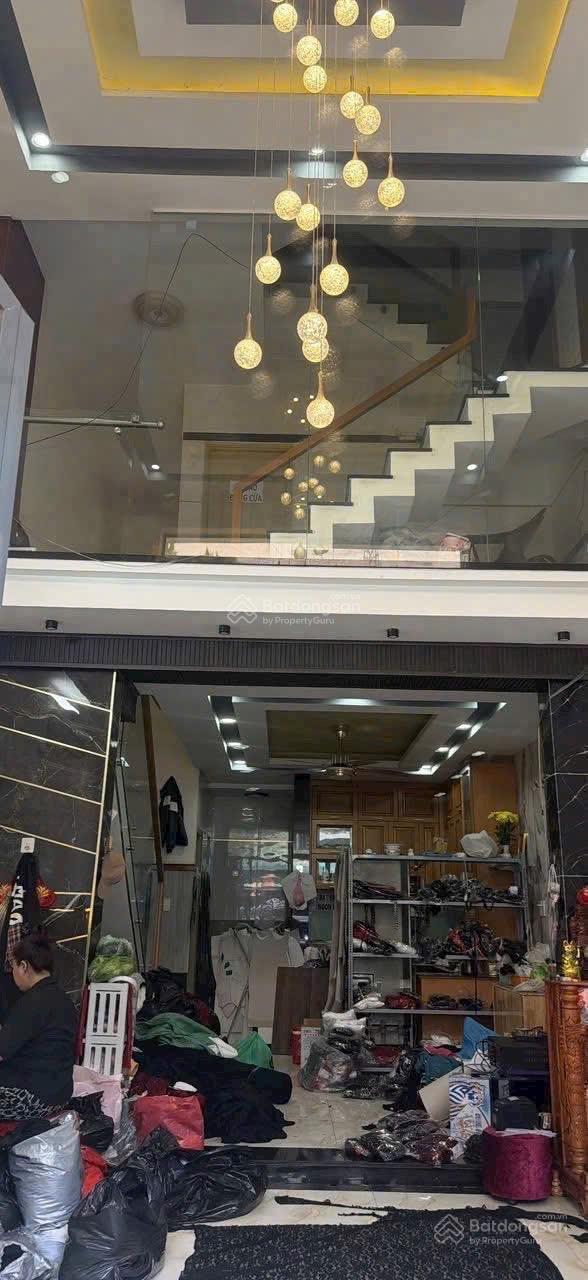 Bán NR tại Liên khu 4 - 5, 6. x tỷ, 58.5m2, 4PN, 3 tầng, Q. Bình Tân, HCM, chỉ với hot!