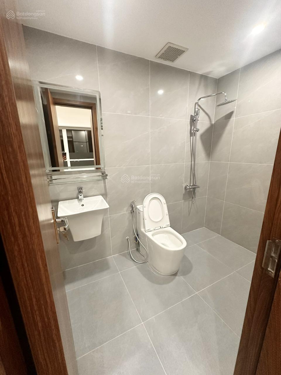 Bán gấp căn hộ chung cư cao cấp N03T7 Ngoại Giao Đoàn 2PN 2WC DT: 80m2 giá 7 tỷ. LH: 0917 495 ***