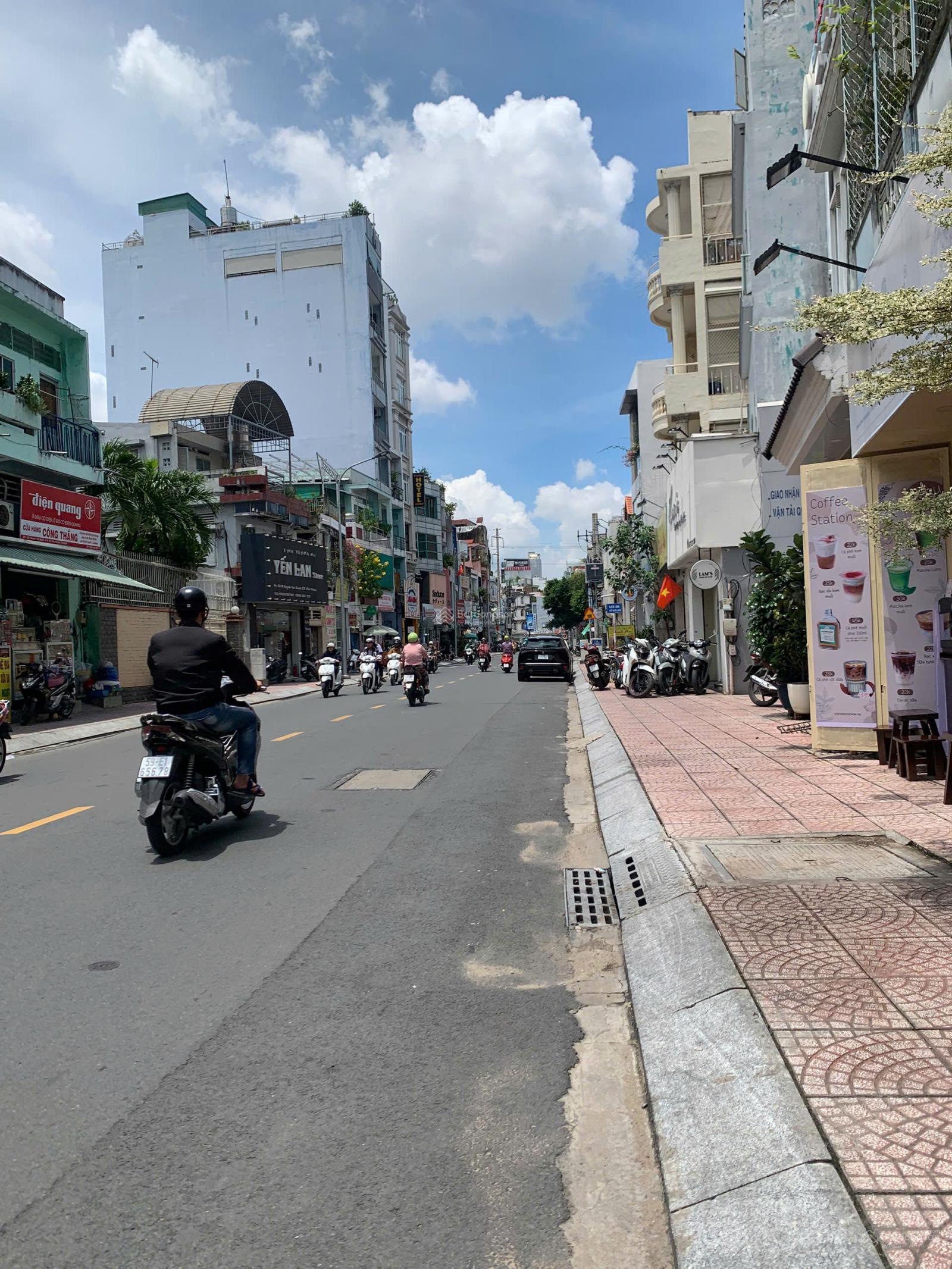 BÁN NHÀ MT VỊ TRÍ ĐẸP, GIÁ CỰC TỐT đường NGUYỄN VĂN ĐẬU, P11, Bình Thạnh giá 23,9 tỷ, DT 4,5x31,5m