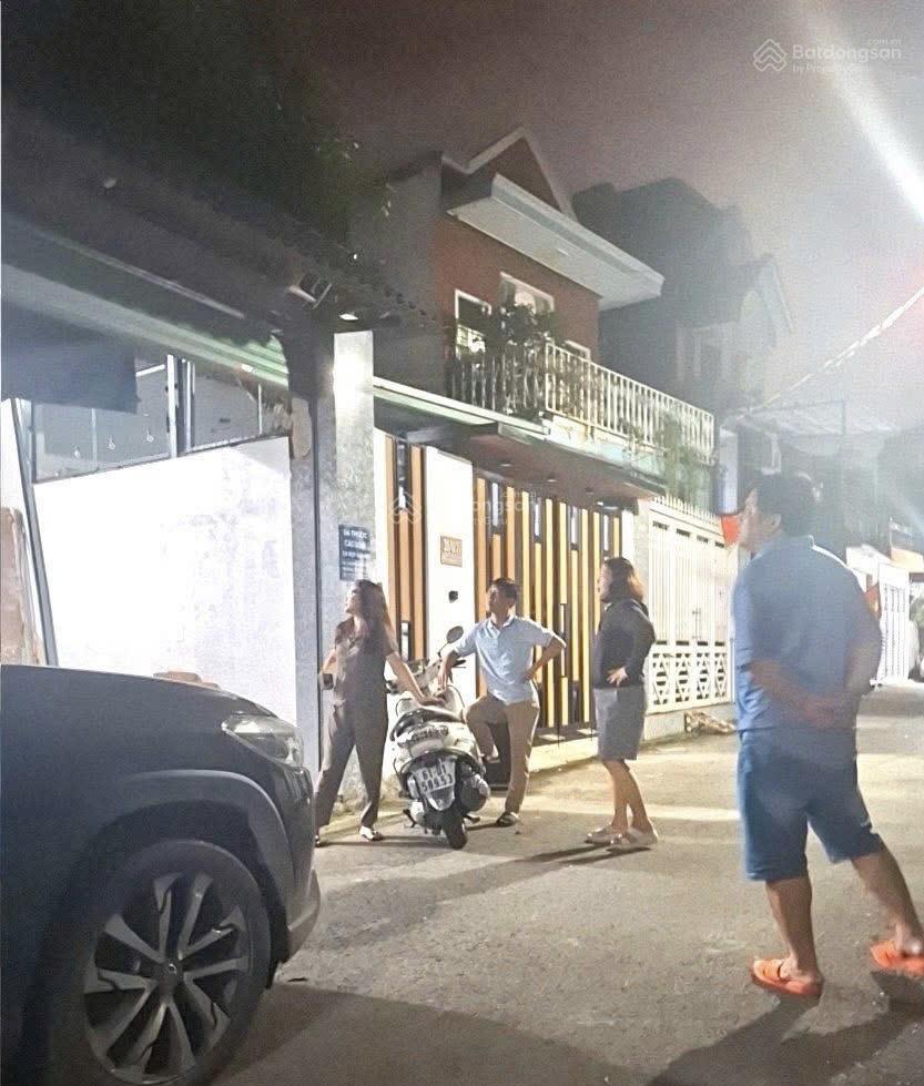 Bán nhà trệt lầu xây ở đường thông DT 100 m2 ngang 5m thổ cư 100%, gần đường Phạm Ngũ Lão Bán nhà trệt lầu xây ở đường thông DT 100 m2 ngang 5m thổ cư 100%, gần đường Phạm Ngũ Lão