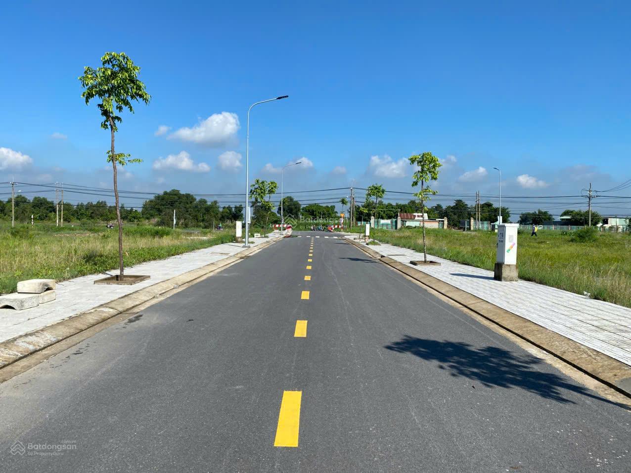 Bán lô mặt đường 11m, sổ hồng riêng cầm tay, tọa lạc mặt tiền TL15 ngay vòng xoay VĐ3 giáp Hóc Môn