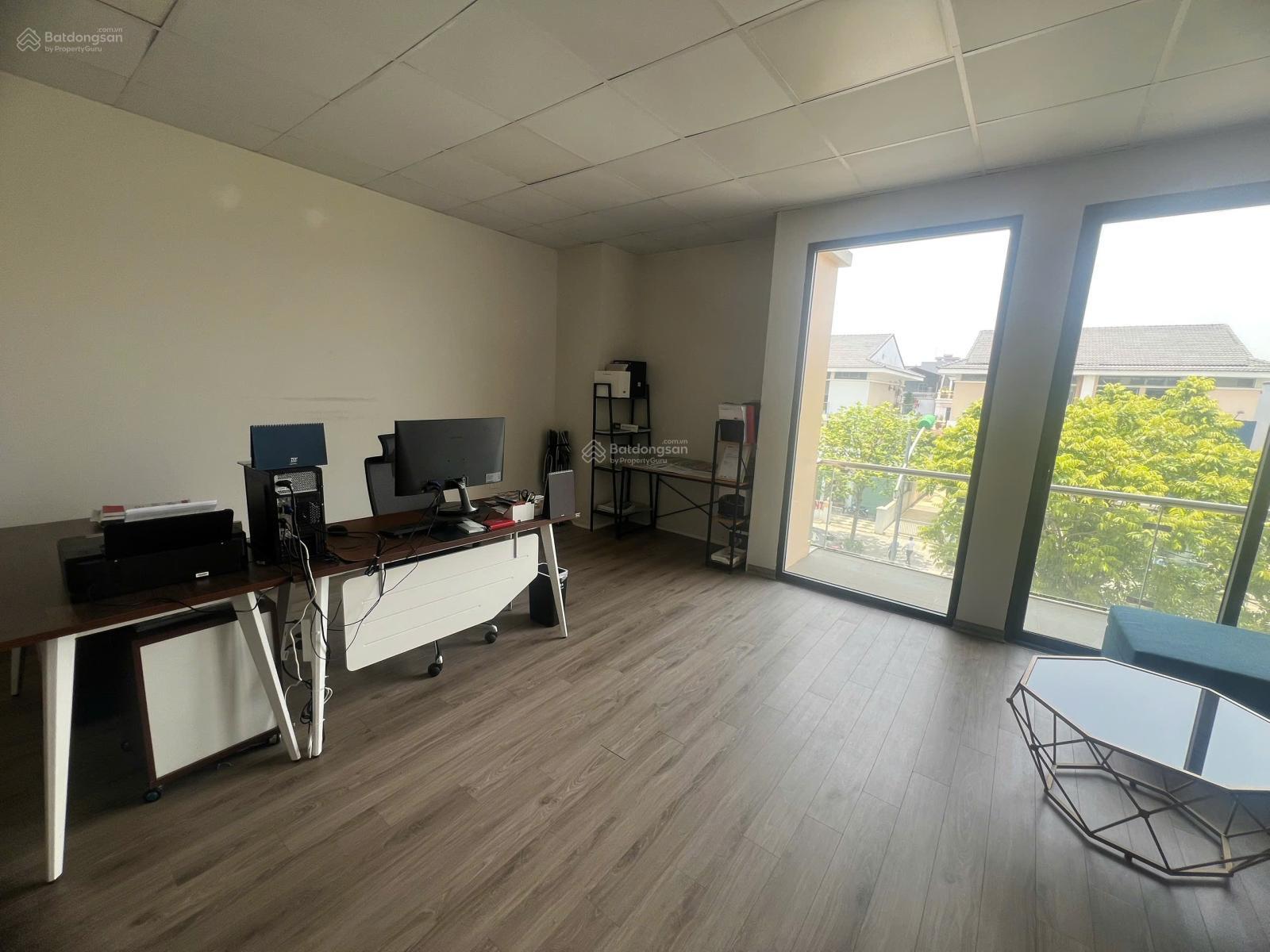 Cần cho thuê biệt thự Dương Nội làm văn phòng. LH 0983 983 ***