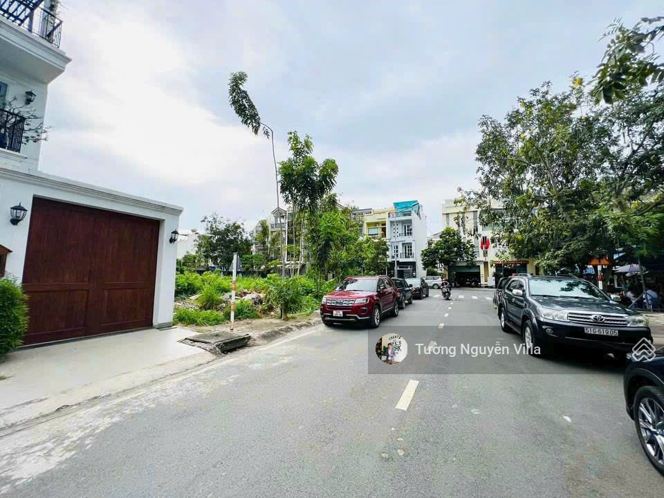 Bán biệt thự HimLam Q2 tại 169/1/27 Lương Định Của, P. Bình An, Q.2| 12x18m|Tường Villa 0934 161 ***