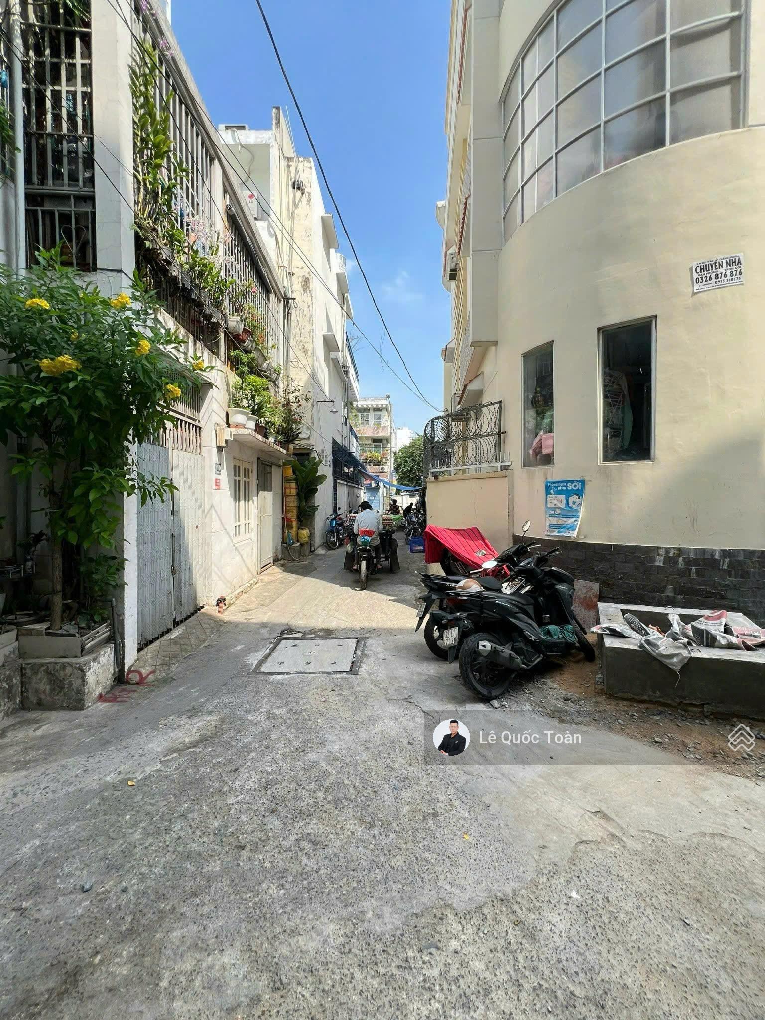 Giảm 2 tỷ, bán gấp Nhà 2 mặt Nguyễn Trọng Tuyển, DT 5x25m (127m2), cấp 4 - CTXD 5 Tầng, chỉ 15,1 tỷ Giảm 2 tỷ, bán gấp Nhà 2 mặt Nguyễn Trọng Tuyển, DT 5x25m (127m2), cấp 4 - CTXD 5 Tầng, chỉ 15,1 tỷ