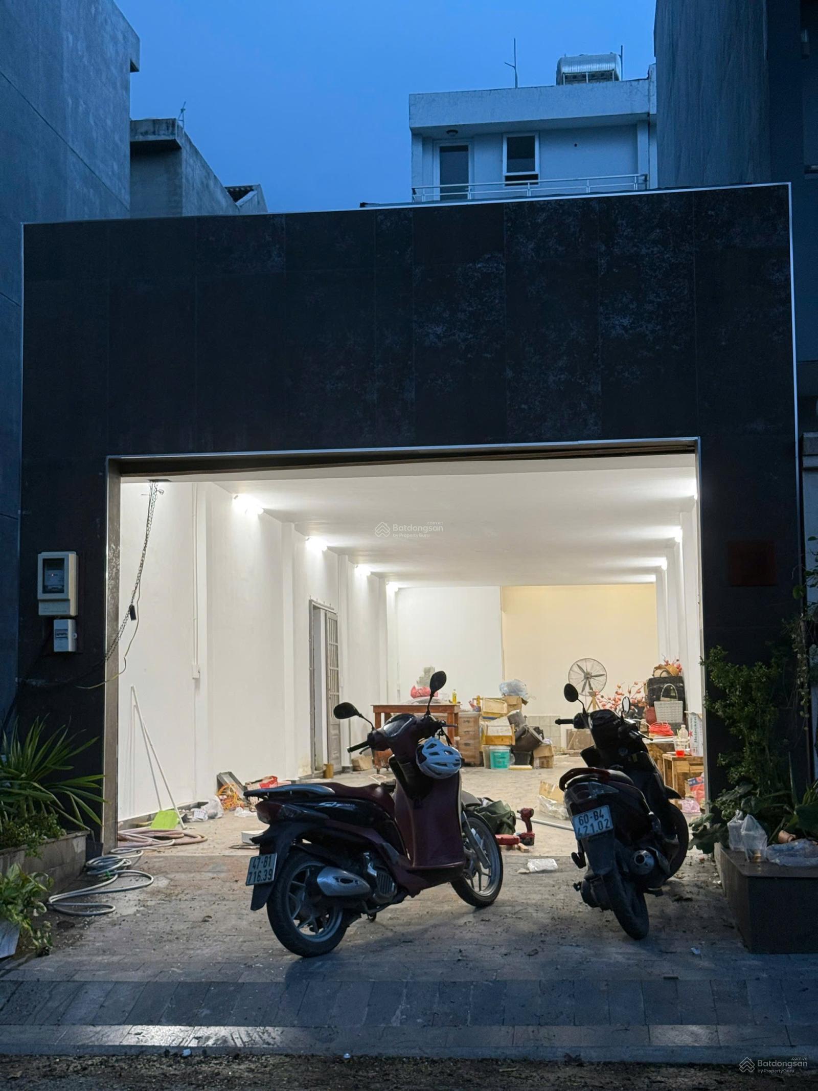 Cho thuê Nhà 1 trệt 100m2 . Dt: 5x20m. KDC Sadeco Phước Kiển A, Nhà Bè. Giá:15tr/th.Lh:0938 888 ***