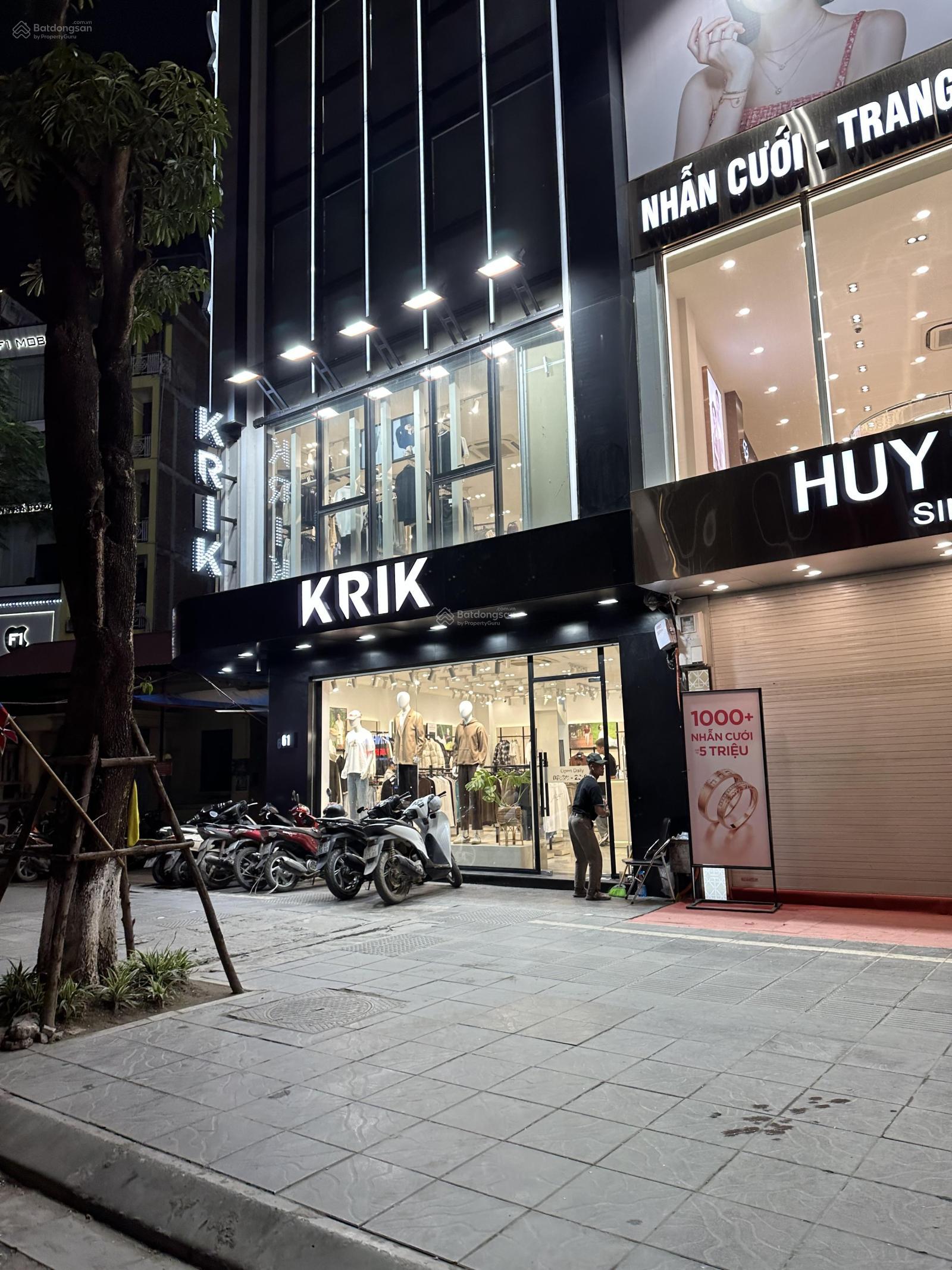 Cho thuê nhà mặt phố Khâm Thiên, DT 70m2x3 tầng, MT 4.2m, Giá 40tr, LH 0968 896 ***