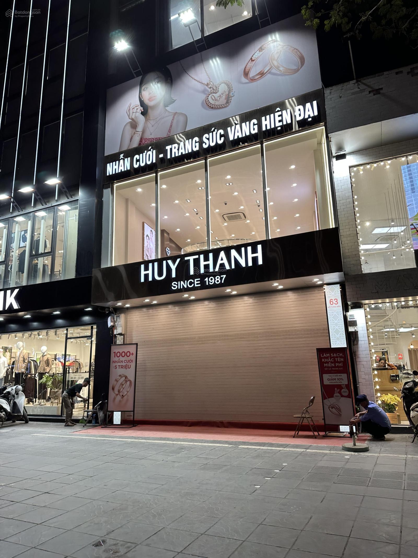 Cho thuê nhà mặt phố Khâm Thiên, DT 70m2x3 tầng, MT 4.2m, Giá 40tr, LH 0968 896 ***