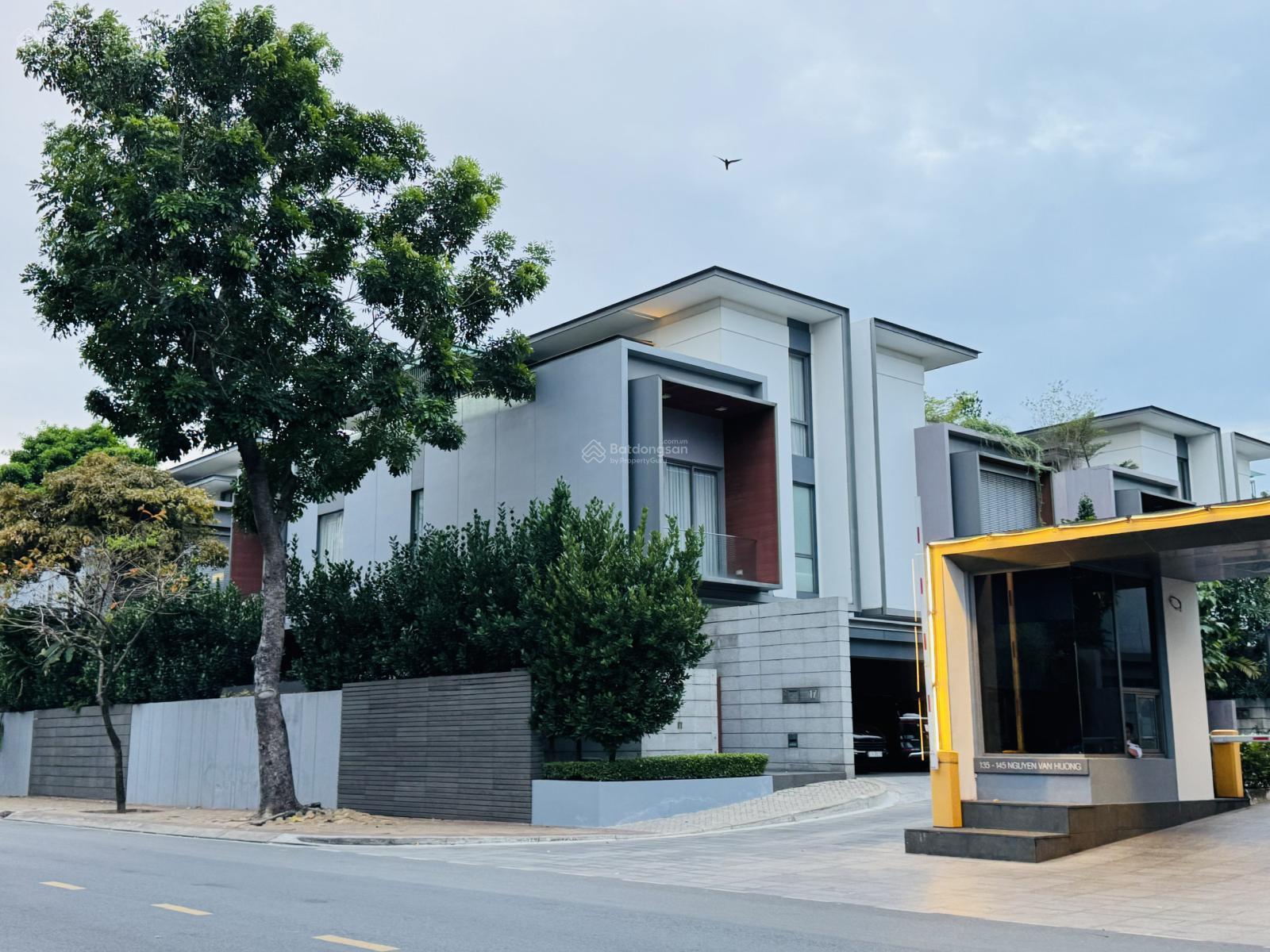 Duy nhất 1 căn Biệt thự 18,5mx25m 463m2 giá 110tỷ bán gấp Hồ Bơi sân vườn khu Compound Thảo Điền Q2