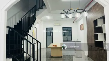 Cho thuê nhà phố hoàn thiện cơ bản giá 27tr/tháng Lakeview City đường đôi 25m, trục chính dự án