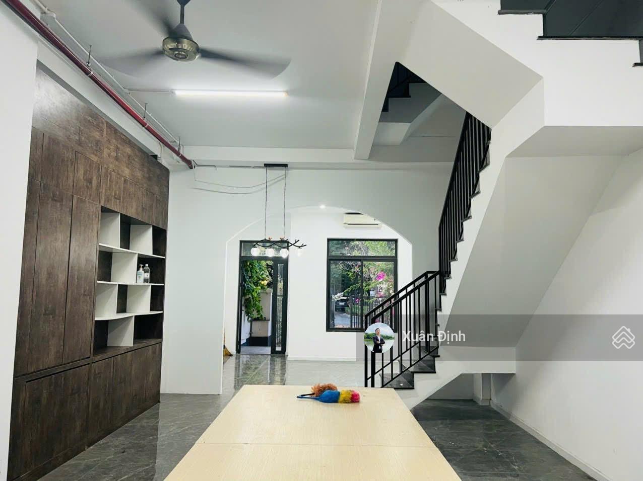 Cho thuê nhà phố hoàn thiện cơ bản giá 27tr/tháng Lakeview City đường đôi 25m, trục chính dự án Cho thuê nhà phố hoàn thiện cơ bản giá 27tr/tháng Lakeview City đường đôi 25m, trục chính dự án