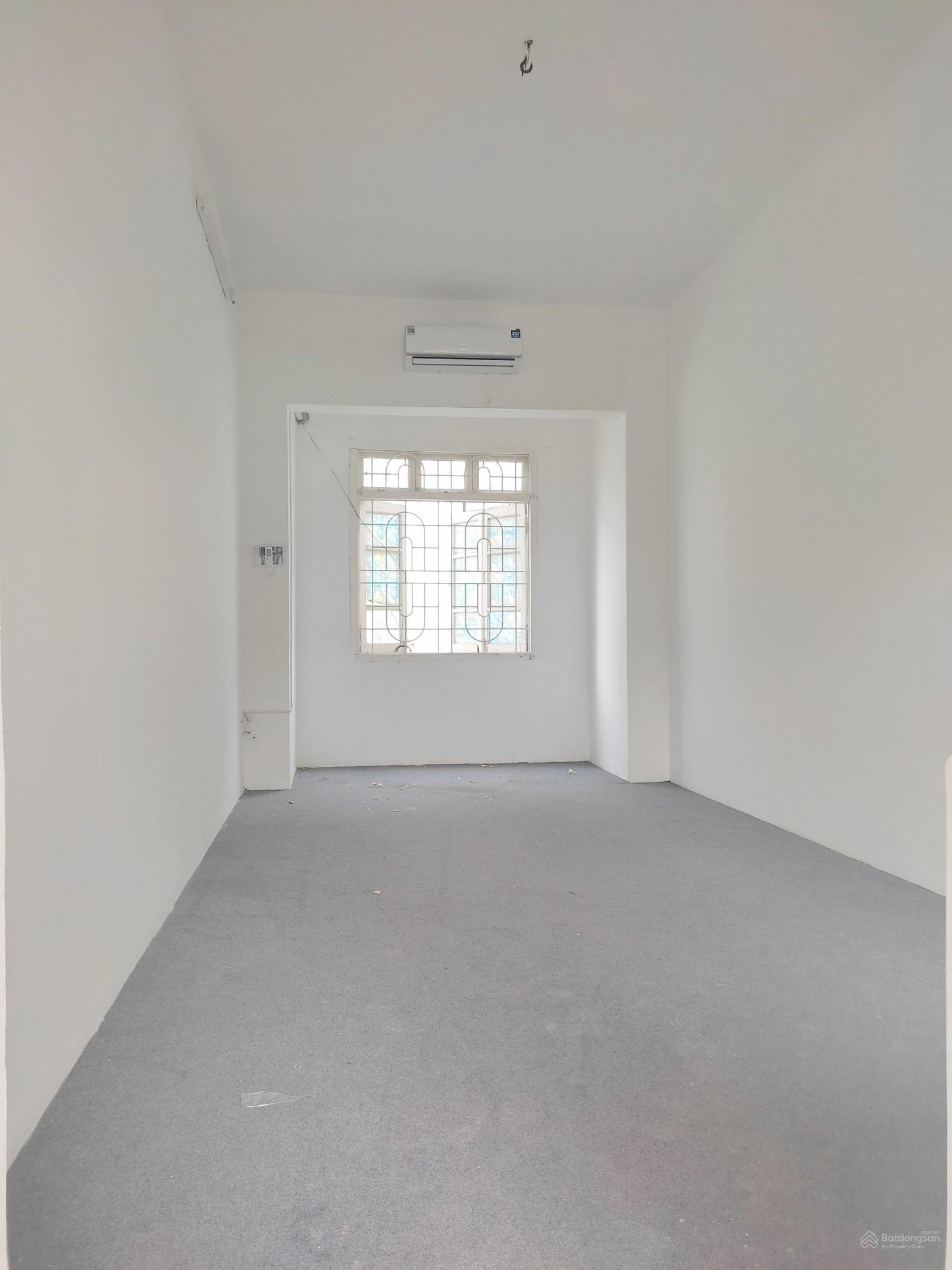 Cho Thuê Văn Phòng 30m2 Tại Đường Giải Phóng - Hoàng Mai Giá chỉ 3tr9 / tháng .