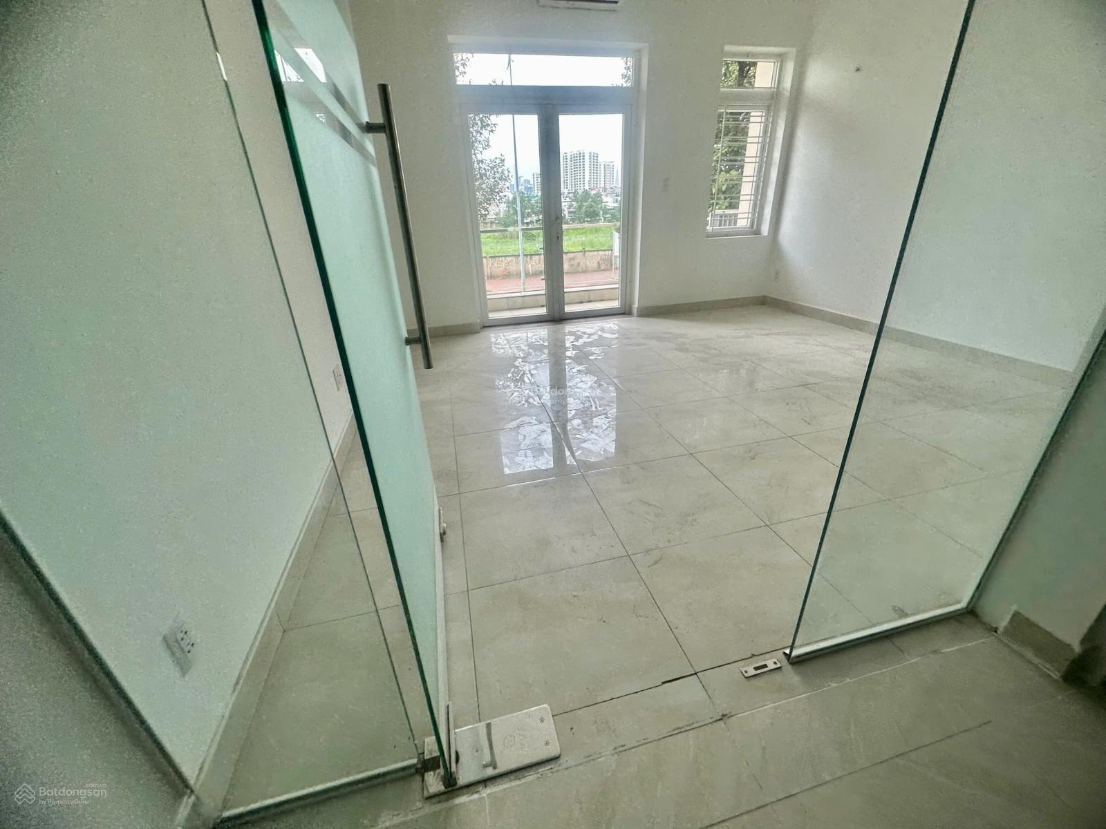 Cho thuê văn phòng khu đô thị Him Lam Kênh Tẻ giá rẻ T11/2025