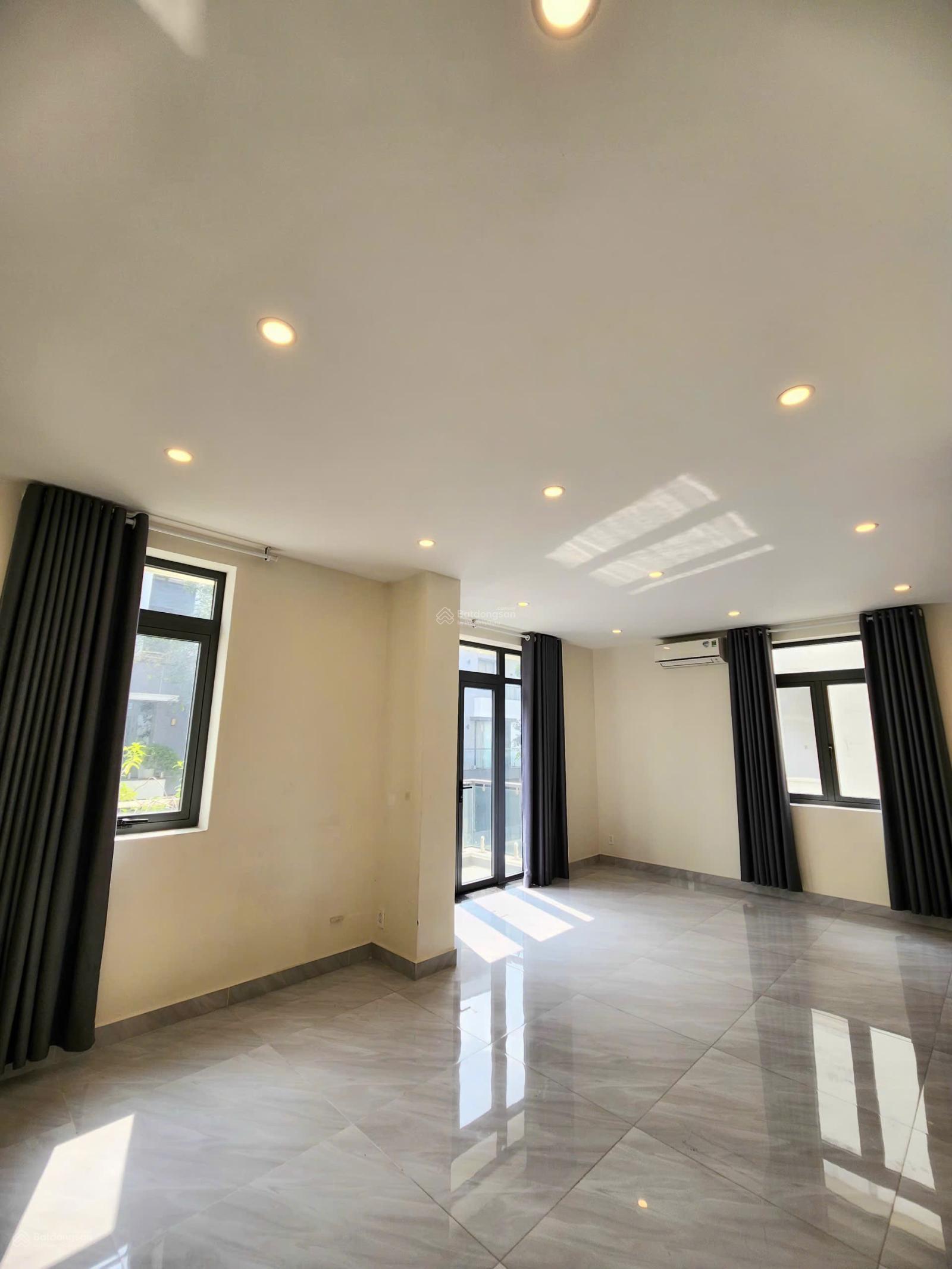 Cho thuê nhà phố mới đẹp chỉ 65tr/tháng - 1 hầm 4 tầng 400m2 sử dụng - nhà trống sẵn vào được liền