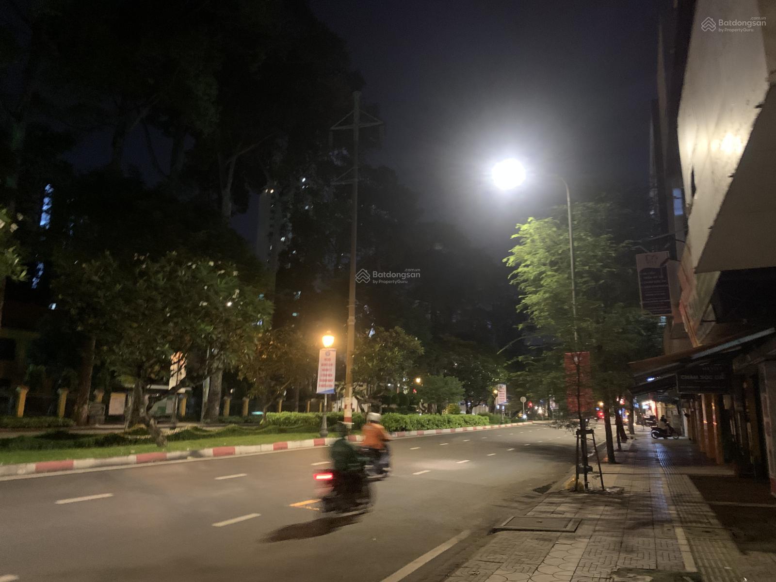 Nhà 3 lầu mặt tiền Hồng Bàng Q5, diện tích 106m2 bề ngang 9m, căn góc, 2 Thoáng, SHR, chỉ 29 tỷ