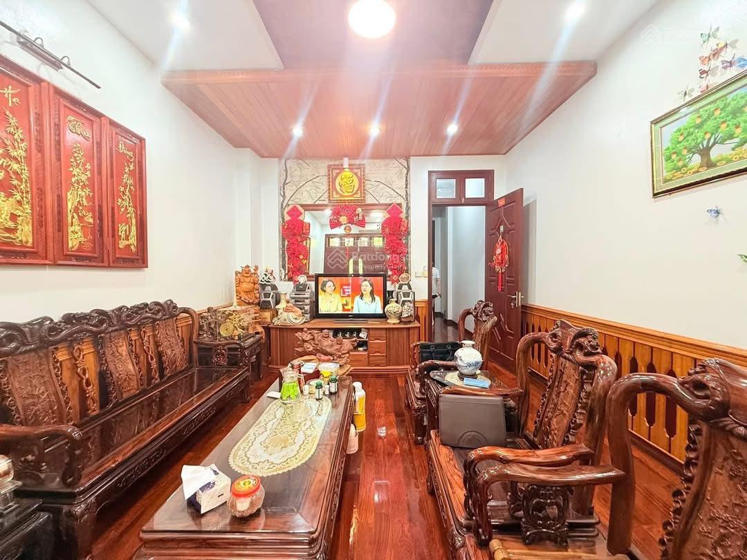 P/lô Phùng Chí Kiên, CG, DT 100m2, 5T, Ô TÔ tránh. TT ảnh Thật 100% lh 0972 174 ***