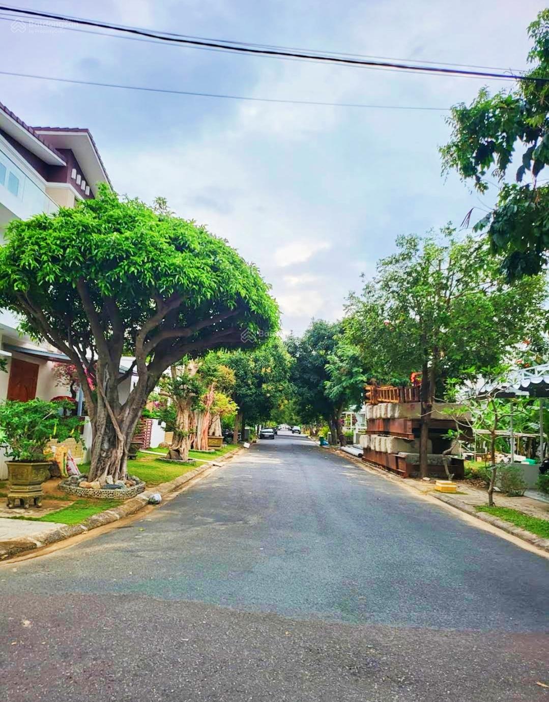 [ 2 mặt tiền kdt An Viên _ gần vòng xoay ]  Cách biển Trần Phú : 100m   Giá : 90tr/m²