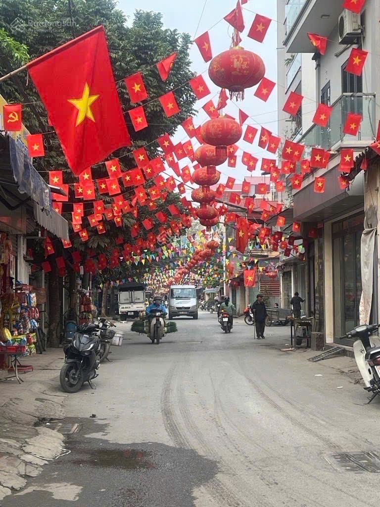 Bán nhà trung tâm hành chính Thượng Cát 5 tầng mới đẹp, ở ngay, giá hơn 5 tỷ