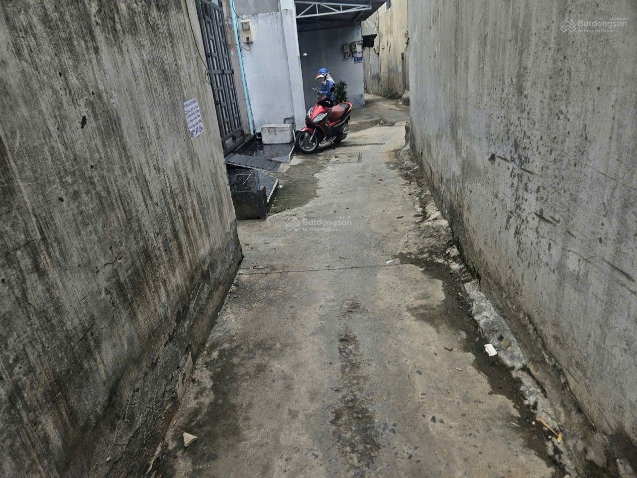 Quá thơm quá rẻ DT: 5,2 x 15m nhà nát Nguyễn Văn Quá Q12 giá 3tỷ550 LH: 0909 677 *** Thanh Hiền