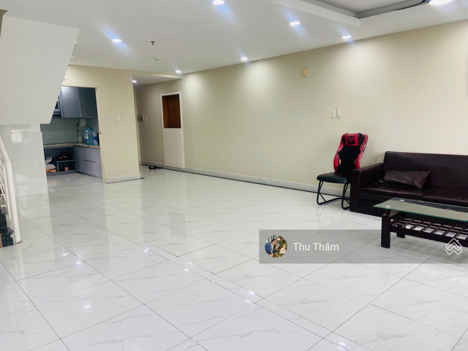 Cho thuê căn hộ thông tầng chung cư Giai Việt, 856 Tạ Quang Bửu, 6PN, 4WC giá 22tr/ tháng, nhà mới