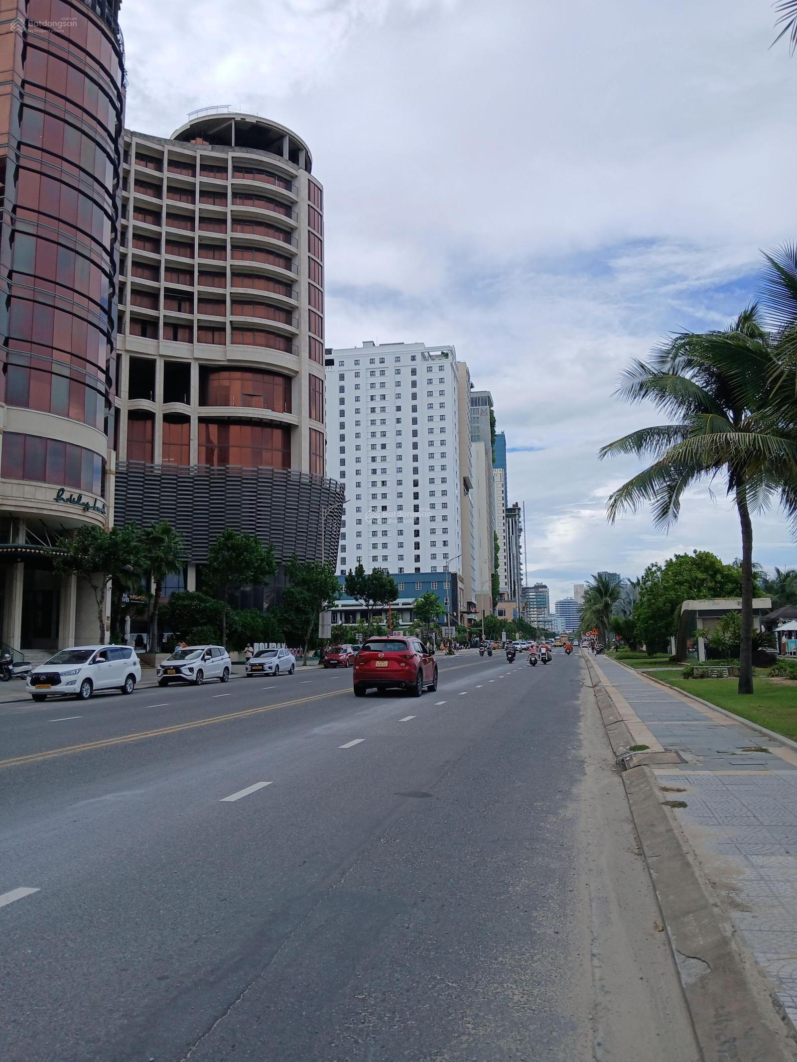 Cần bán gấp lô đất sát Phạm Văn Đồng 76m2 ngang 4m5 cách biển 500m giá 11ty5 tl