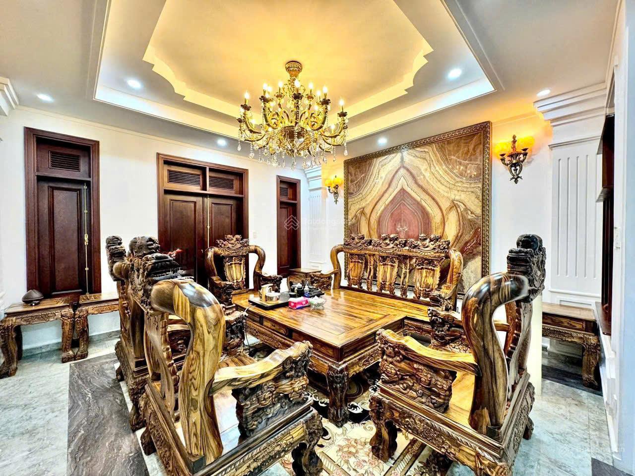 Căn nhà tâm huyết - ngay TTTM Emart Phan Văn Trị P5 - 1 Hầm, 1 trệt, 1 lửng, 3 Lầu, ST (Thang máy)